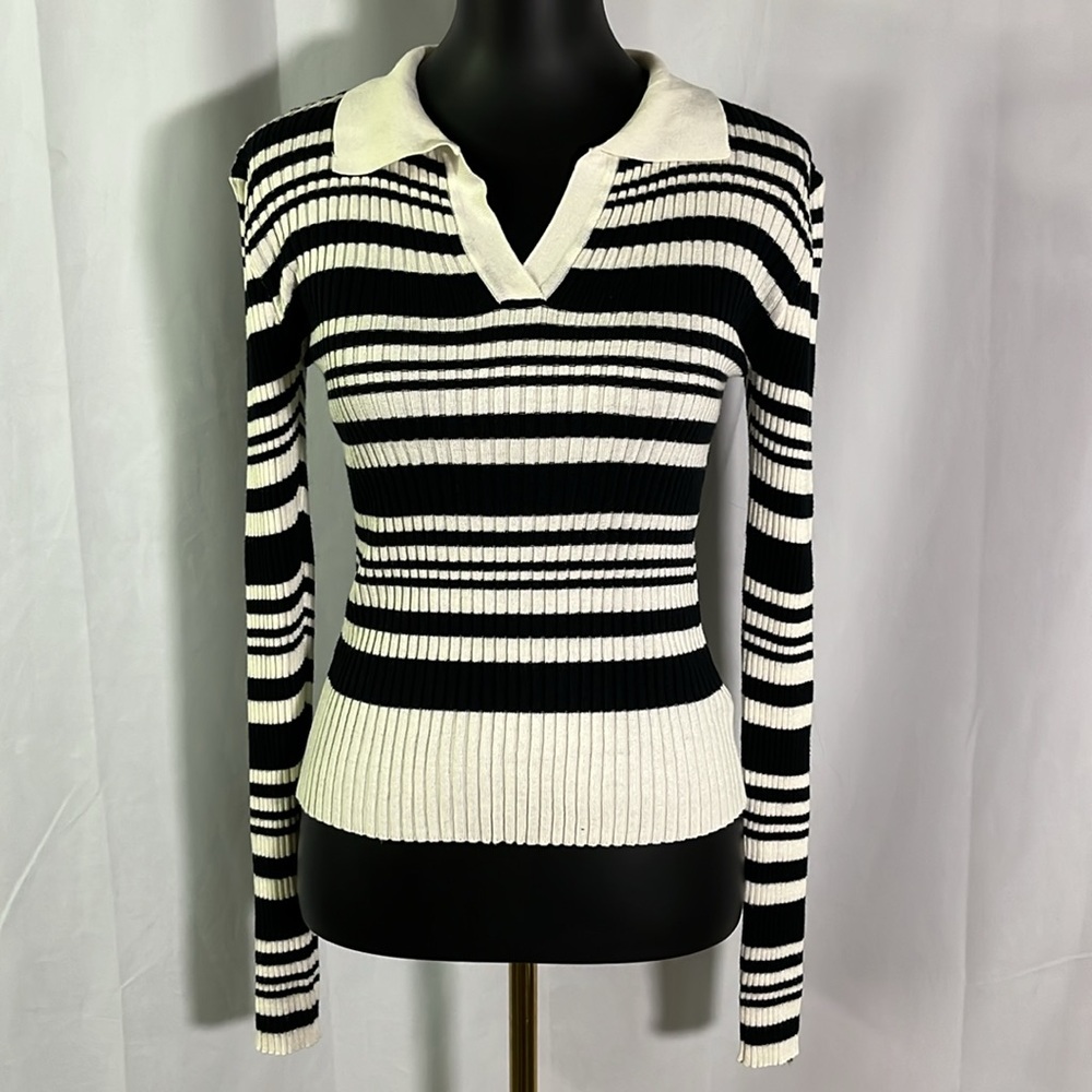 NWT Jolie & Joy Black & Ivory Striped Ribbed Knit Collared V-Neck Sweater
